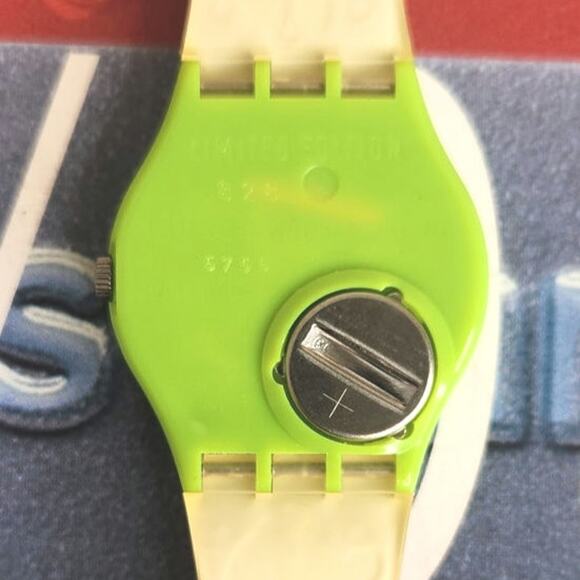 Swatch watch ALIEN BABY GG175 1998 Standard Gents Designed by Peter Marco - Picture 7 of 8